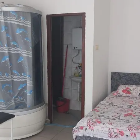 Big Bed, Rumenacka 7 Διαμέρισμα